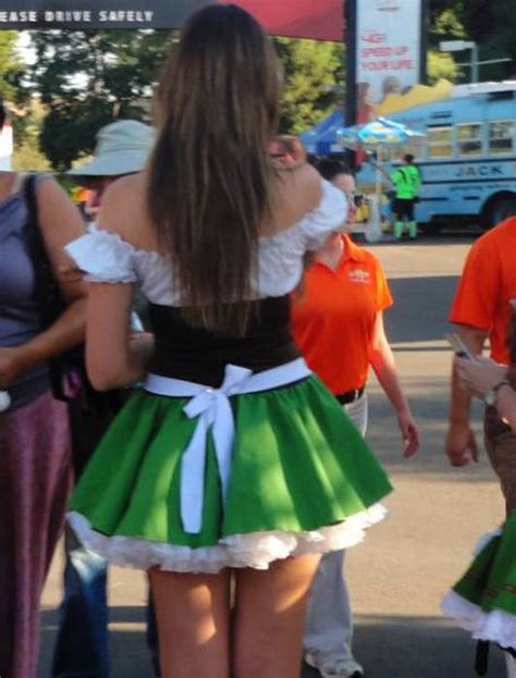 Girls In Oktoberfest Costumes Are Easy To Fall In Love With 41 Pics