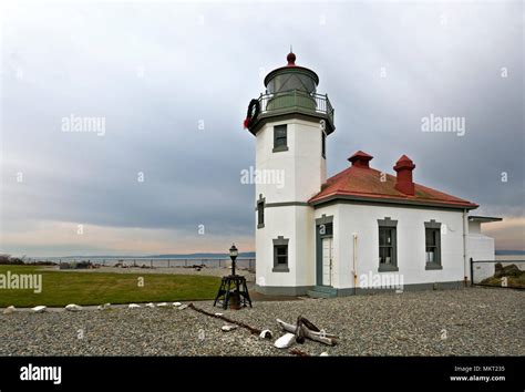 Wa15349 00washington Alki Point Lighthouse On The Puget Sound At