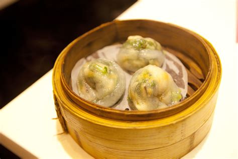 If you love healthy dim sum, you will love these adorable mini cabbage rolls masquerading as dim sum, giving a new interpretation to a nostalgic childhood food. Kevin Longa » #FoodFriday: Dim Sum for Everyone in Hong Kong
