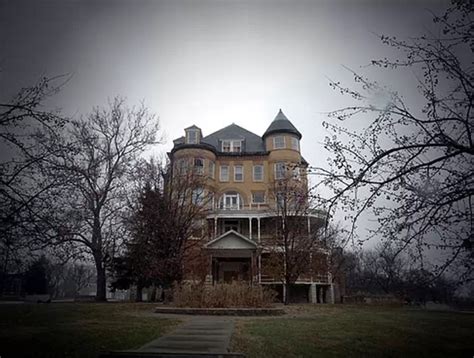 Explore The Very Creepiest Insane Asylums Boredombash