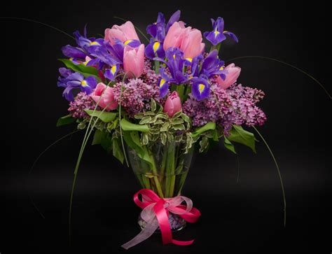 Aranjament Floral Cu Irisi Happy Flower Florarie Online