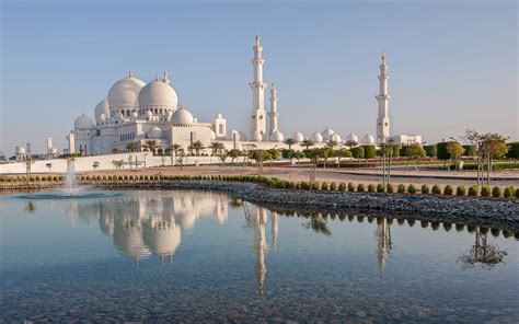 Sheikh Zayed Grand Mosque The Most Magnificent Mosques In The World Traveldigg Com