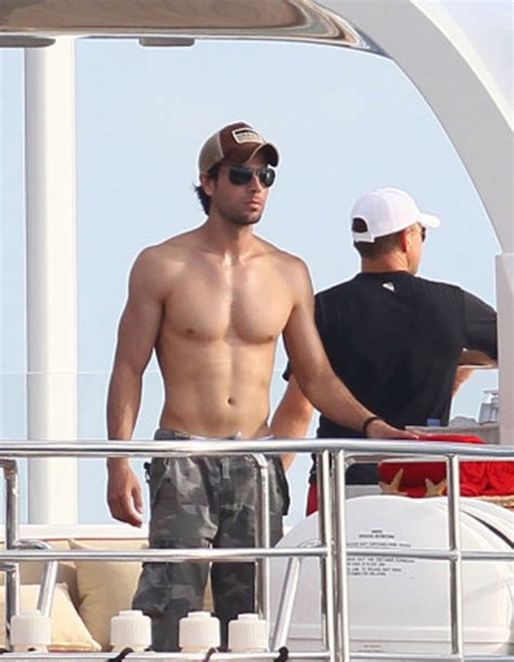 Shirtless Male Celebs Enrique Iglesias
