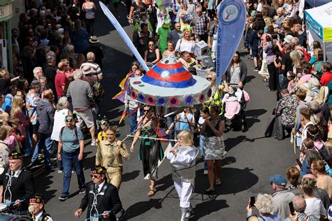 Mazey Day Makes A Spectacular Comeback In Pictures Cornwall Live