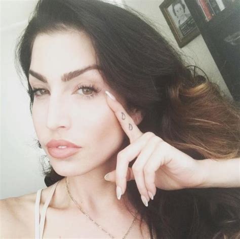 Actress Stevie Ryan Dies Aged 33 In Suspected Suicide
