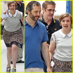 Lena Dunham Charges Cameras With Judd Apatow Girls Judd Apatow