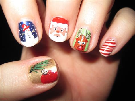 Best Easy And Lovely Christmas Nail Designs Diy Nail Art Tutorials