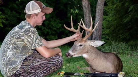 Bow Hunting Deer Early Season Success Youtube