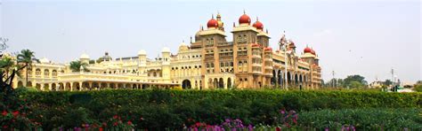 Mysore Sightseeing Maharaja Palace Chamundi Hills Travelscope