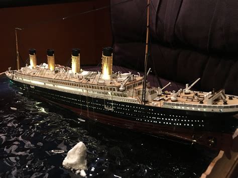 Titanic Sinking Diorama Model Scale Titanic Sinking Diorama Model