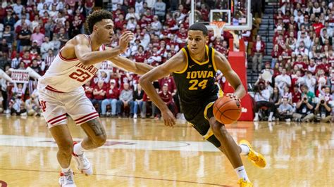 Murray Scores 26 To Lead Iowa Past No 15 Indiana 90 68 Indianapolis