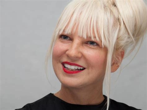 Sia 32 Amazing Facts About The Singer List Useless Daily Facts