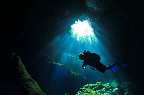 15 Impressive Underwater Caves That Will Mesmerize You Page 9