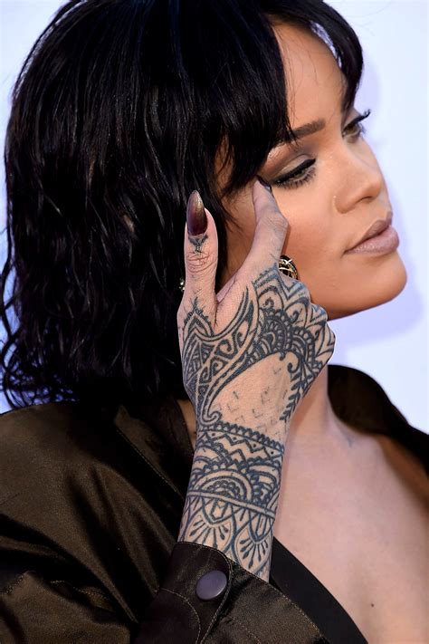 Henna Rihanna Tattoos Hand Rihanna Henna Design Back Of Hand Finger Tattoo Steal