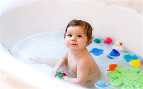 Baby Bath Time Splashing