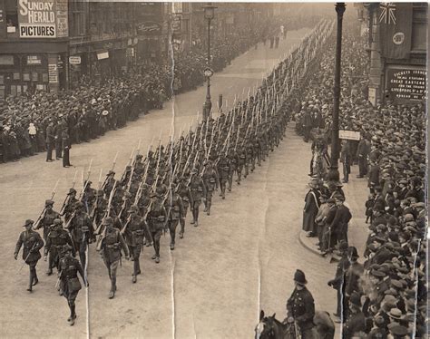 Ww1 Australian Infantry Forces Marching Through London England 1919