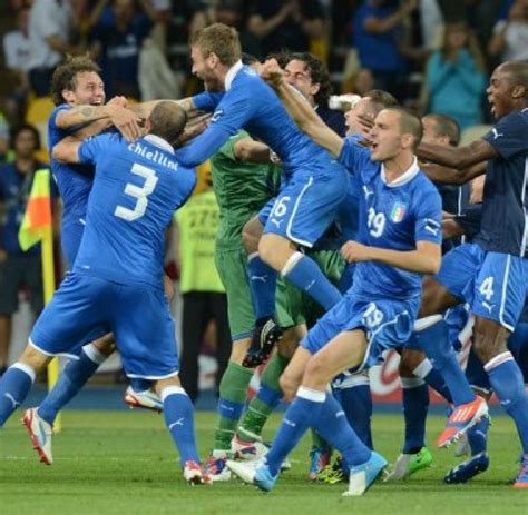 Die buchmacher bieten zur euro 2020 nicht nur langzeitwetten im zweiten halbfinale unterlag deutschland italien mit 1:2. EILMELDUNG: Italien ist Deutschlands Gegner im EM ...