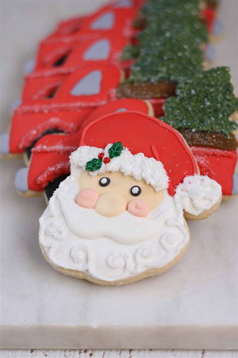 Here are over 100 christmas cookies recipes, sugar cookies decorations perfect for holiday baking. Christmas Decorated Sugar Cookies with Royal Icing | A ...