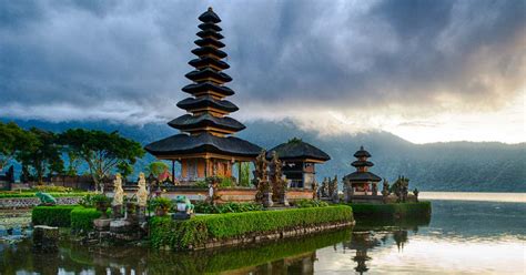 daftar objek wisata di indonesia traveling yuk