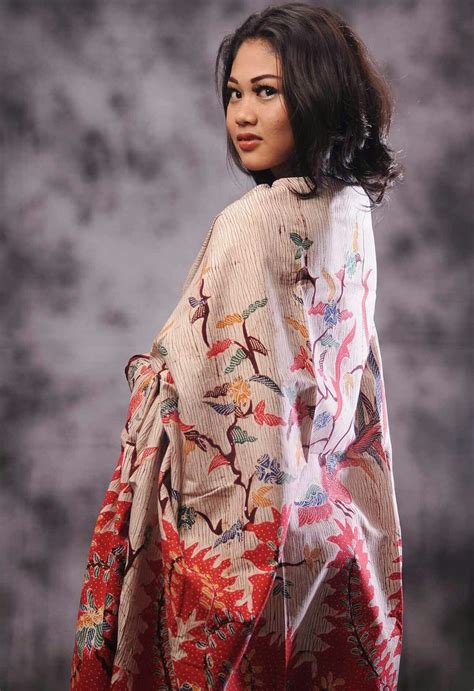 pin oleh ssdec media di sarong models batik kain kombinasi warna