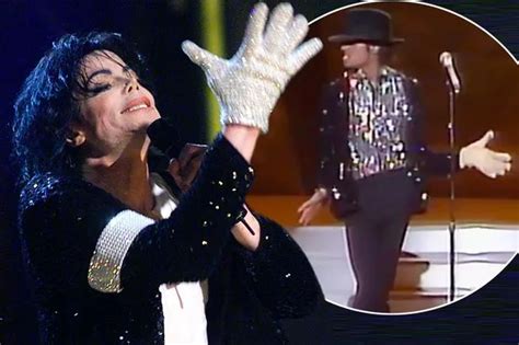 Michael Jacksons Famous White Sequined Glove Sells At Auction For £
