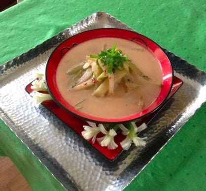 Labu siam atau manisa bisa diolaah menjadi aneka hidangan yang lezat bergizi, salah satunya : Resep Sayur Godog Labu Siam