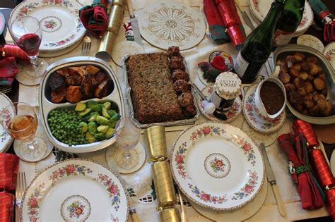 The traditional christmas dinner is roast turkey with vegetables and christmas pudding. Green Gourmet Giraffe: A vegetarian Christmas dinner in ...