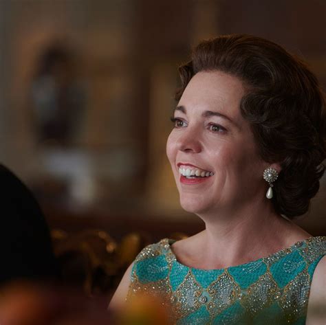 Queen Elizabeths Hairstyle In The Crown Is Deceptively Complicated