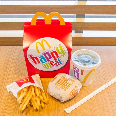 9 Ways the Happy Meal Has Changed Over the Years gambar png