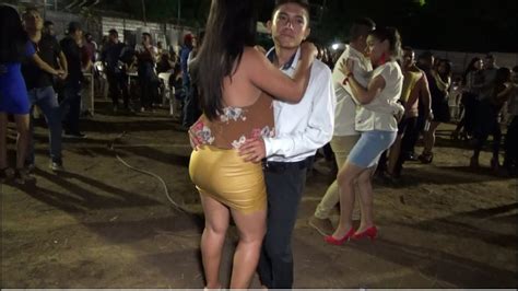 Wow Con Esta Chica De Falda Amarilla Te Va A Cautivar Hermoso Baile Se Or De Esquipulas Youtube