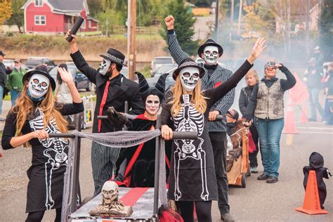 Boo Codas Casket Races Put The ‘fun In Funeral On Saturday