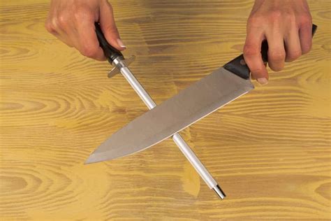 how to use a sharpening steel — step by step guide with video