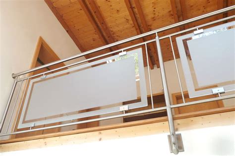 Wer seine treppe im innenbereich des hauses saniert,. Innengeländer, Edelstahl-Geländer, Treppengeländer ...