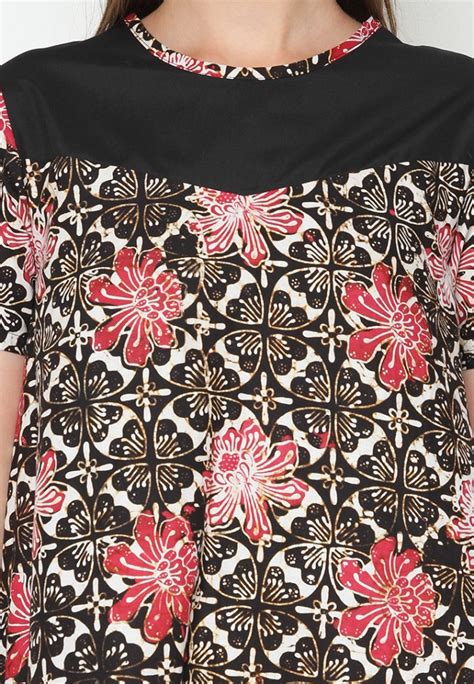 Gamis kombinasi batik polos modern potongan asimetris. Benangsari Batik - Liana Dress