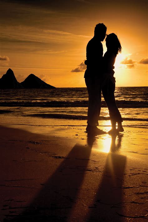 image de plage photo plage coucher de soleil amoureux