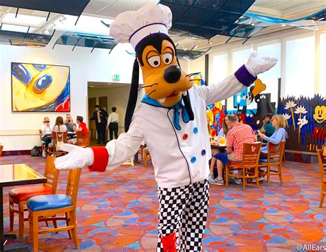 News Character Dining Has Returned To Chef Mickeys At Disneys
