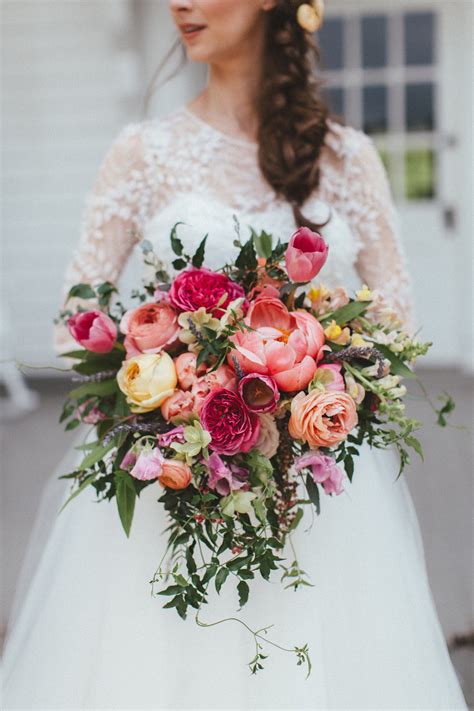 10 pcs real touch light red tulip bouquets for bridal bouquets wedding centerpieces vase arrangement wreath diy home decor. Tennessee and Collin: Chic, Colorful Wedding in Dallas, TX ...