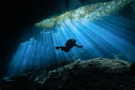 A Divers Stunning Pictures Show Hidden Underwater Caves In Mexico