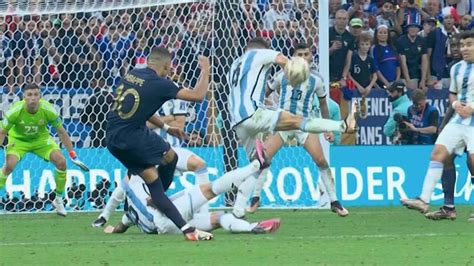 Así fue el penalti por mano de Gonzalo Montiel en la final del Mundial