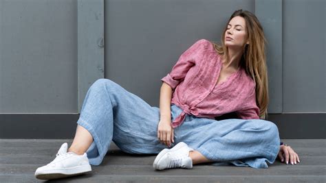 Foolproof Ways To Style Your Flowy Linen Pants This Summer