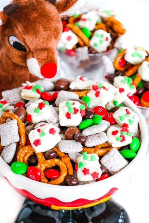 Reindeer Food Snack Mix Recipe Snack Mix Snacks Reindeer Food