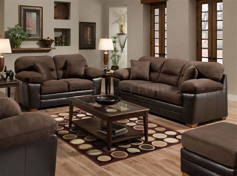 10 Living Room With A Brown Couch