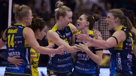 Aluminum frame with carbon fiber fork. Folie-Club Conegliano ist Meister - Volleyball | SportNews.bz