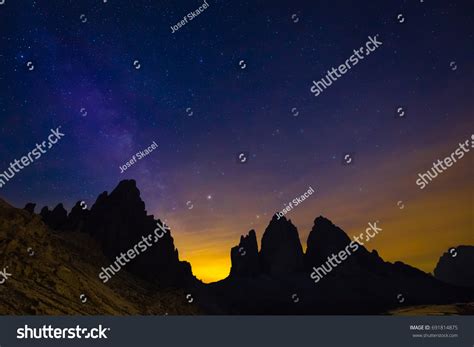 Starry Night Milky Way Astrophotography Tre Stock Photo 691814875