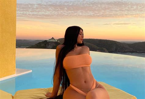 Kylie Jenner Está De Vacaciones En México 🌴🇲🇽 Chismes Today