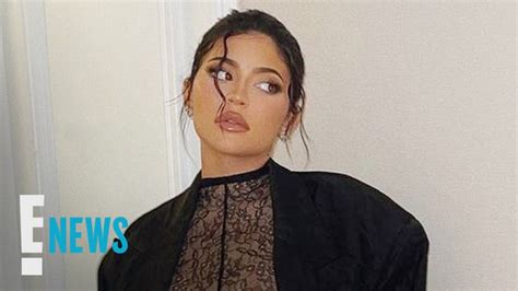 Kylie Jenner Bares Baby Bump In Red Hot Bodysuit E News Youtube