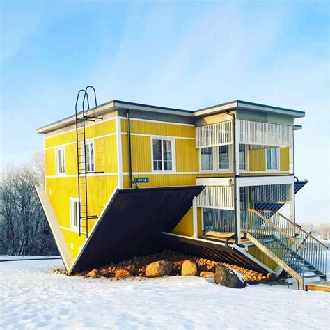 Umwhy Are These 10 Houses Upside Down Upside Down House Unusual Buildings Crazy Houses