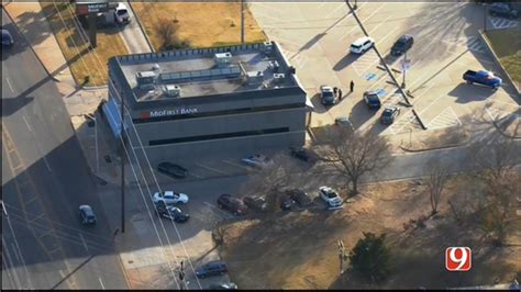 Police Search For Suspect Who Robbed Midfirst Bank In Nw Okc