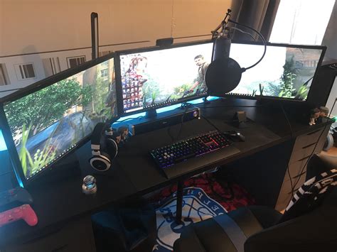 Triple Monitor Gaming Setup For An Amazing Gaming Experience
