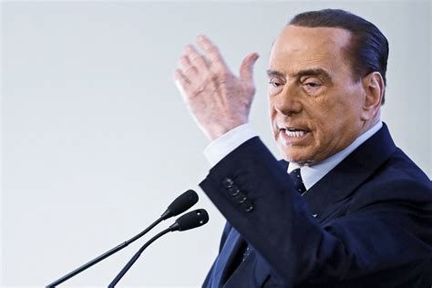 Berlusconi Quiere Que Italia Contrate A Tres Millones De Jóvenes